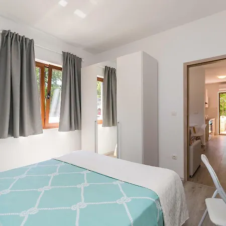 Stefano - Free Wine&spirit Tasting Višnjan